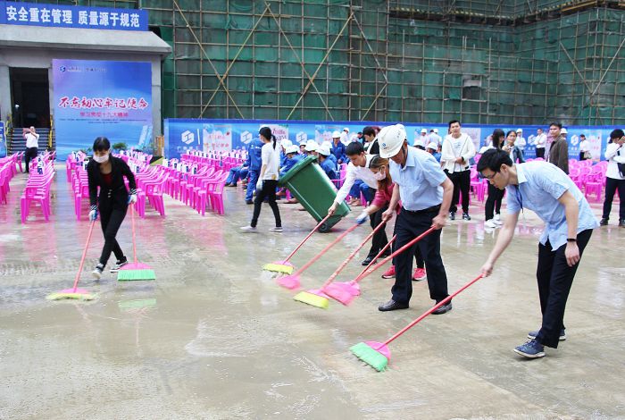 住建系統(tǒng)工會(huì)活動(dòng)當(dāng)天項(xiàng)目黨員帶頭行動(dòng)保障會(huì)議順利開展1.jpg