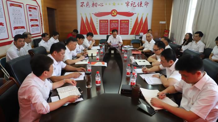 7典型事例剖析會(huì)現(xiàn)場(chǎng)。譚龍 攝700.JPG