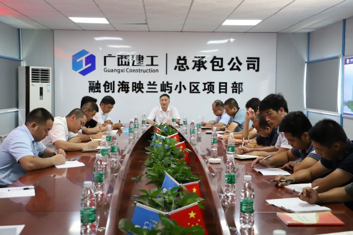 張強作指示。侯建杰 攝.jpg