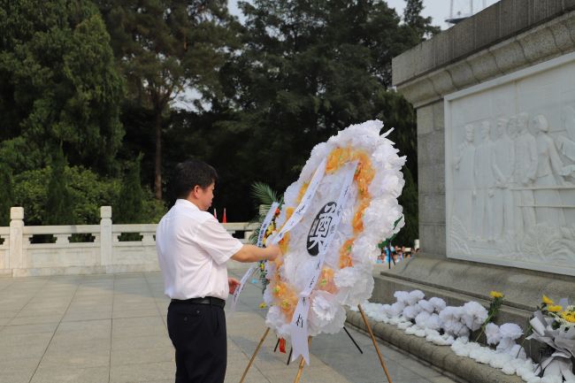 整理挽聯(lián)。楊鈺 攝（修圖）.jpg